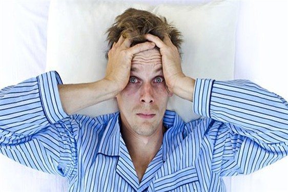 مشکلات که کم خوابی برای انسان به همراه دارد